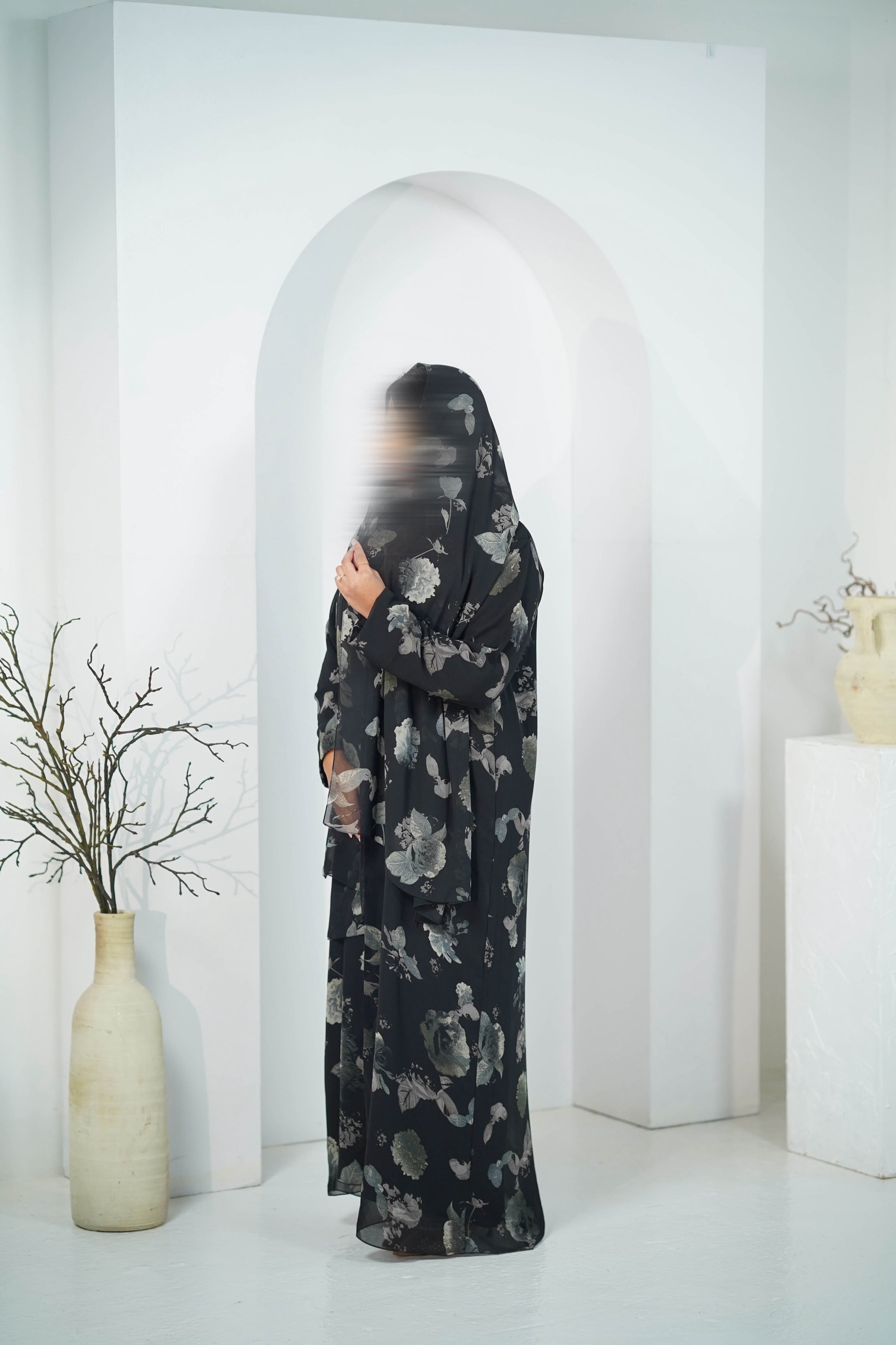Nóir Floral Abaya